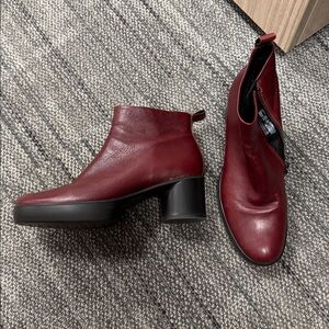 Ecco Womens Shape Sculpted Motion 35 Platform Leather Boots US 9/9.5 EU 40 Red